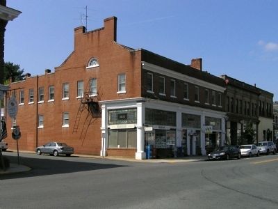 Former Eagle Hotel (1832). Click for full size. Former Eagle Hotel (1832) image. Click for full size.