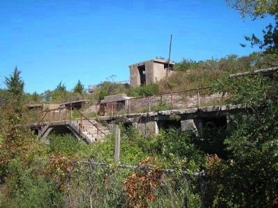 Fortifications at Fort Hancock image. Click for full size.