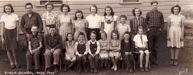 Historic Viola School - Class of 1941 image. Click for full size.