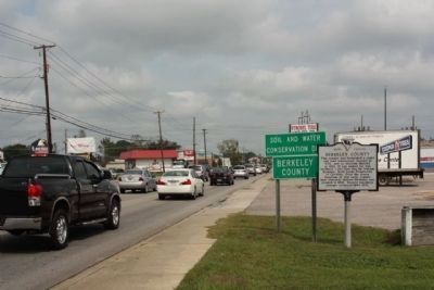 Berkeley County Marker as seen along US 17A. Click for full size. Berkeley County Marker as seen along US 17A image. Click for full size.