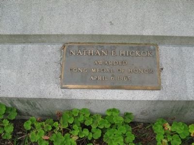 Small Bronze Plaque on the Back of the Monument image. Click for full size.