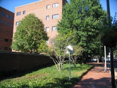The Marker Stands just South of the Intersection of Broad and Washington Streets. Click for full size. The Marker Stands just South of the Intersection of Broad and Washington Streets image. Click for full size.