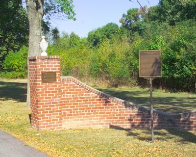 Marker and Plaque at Entrance image. Click for full size.