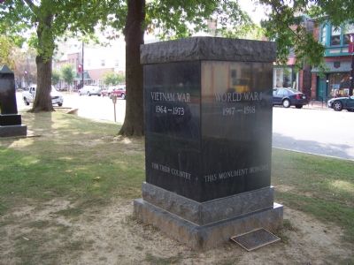War Memorial Monument image. Click for full size.