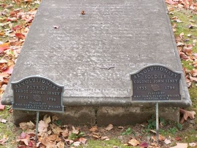 DAR markers at grave. image. Click for full size.