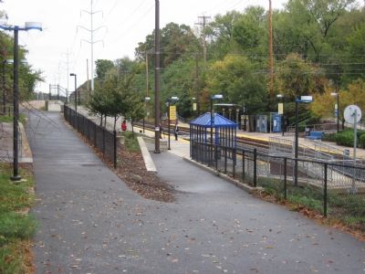 Linthicum Light Rail Station image. Click for full size.