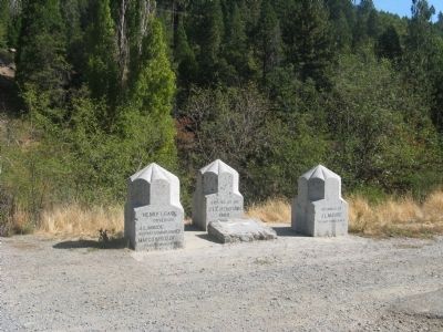 Riverton Bridge Marker and Obelisks. Click for full size. Riverton Bridge Marker and Obelisks image. Click for full size.
