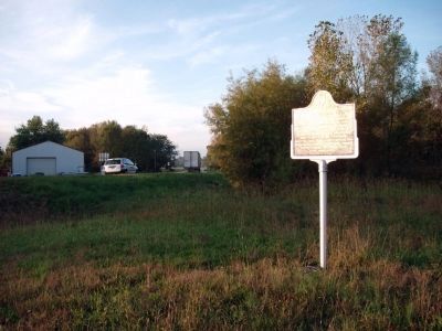 Wide (Sunny) View - - Wabash and Erie Canal Marker image. Click for full size.