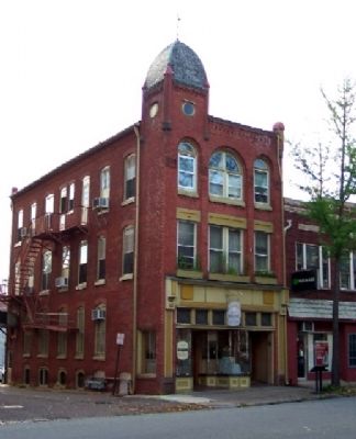 The Pottstown News Building and Marker image. Click for full size.
