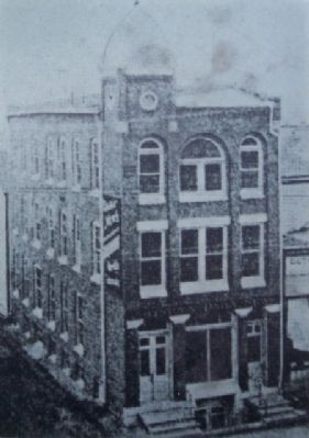 Period Photo of The News Building on Marker image. Click for full size.