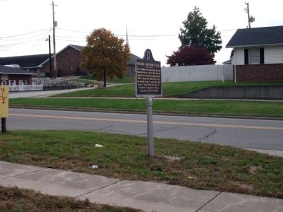 Looking South - - Wabash and Erie Canal Marker. Click for full size. Looking South - - Wabash and Erie Canal Marker image. Click for full size.