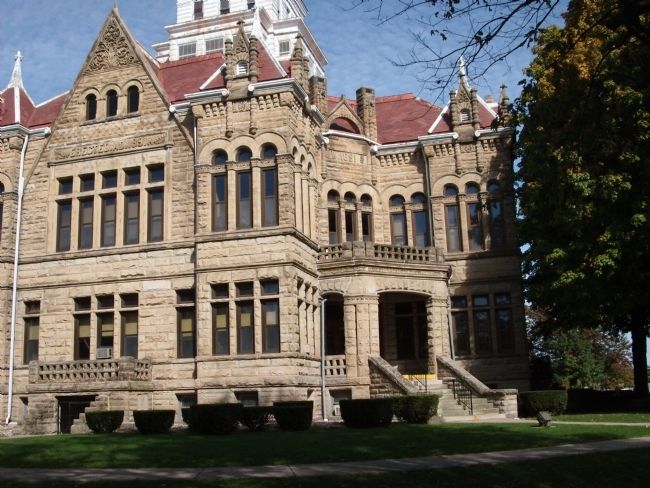 Right View - - Edgar County Courthouse image. Click for full size.