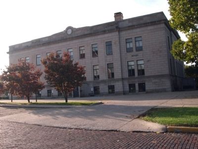 North Side - - Daviess County Courthouse image. Click for full size.