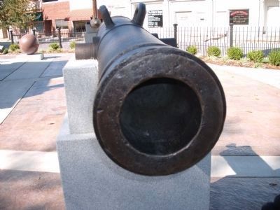 Muzzle of East Howitzer image. Click for full size.
