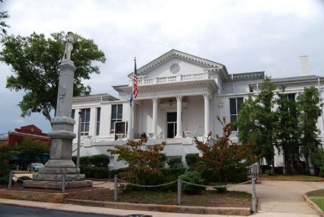 Laurens County Confederate Monument and Courthouse image. Click for full size.