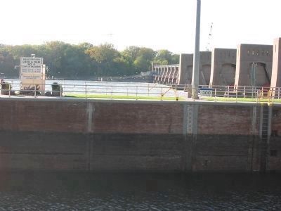Mississippi River Lock & Dam No. 8 image. Click for full size.