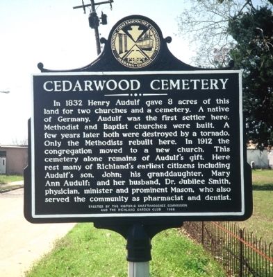 Cedarwood Cemetery Marker image. Click for full size.