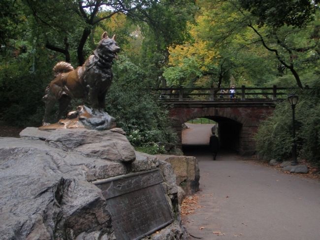 Balto Monument image. Click for full size.