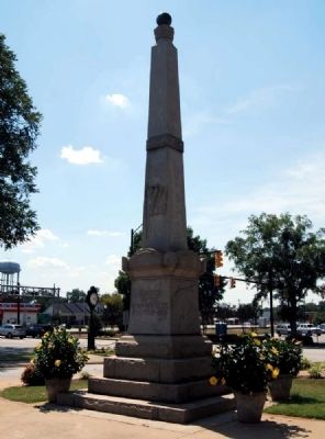 Clinton Confederate Monument -<br>Northeast Corner image. Click for full size.