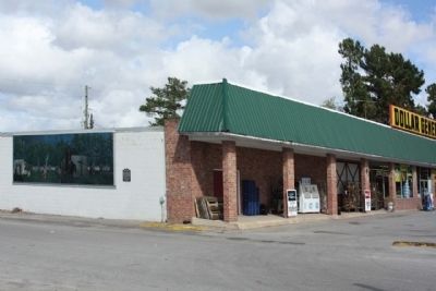 Battle of Tearcoat Swamp Marker and Mural Painted on West wall of Dollar General image. Click for full size.