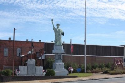 Telfair County Liberty (Memorial) Park. Click for full size. Telfair County Liberty (Memorial) Park image. Click for full size.