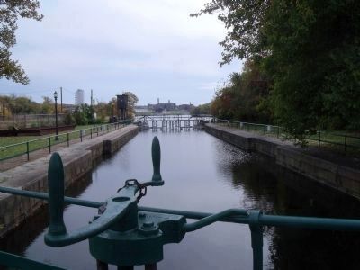 View from the great lock towards Rocketts Landing. image. Click for full size.