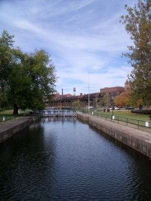 Great Ship Lock (facing upriver) image. Click for full size.