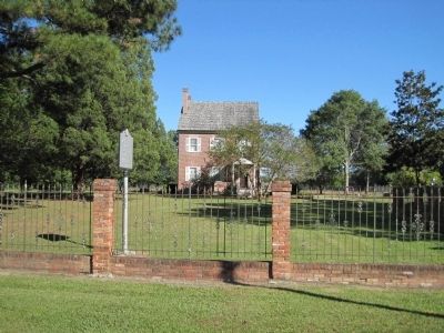 The Foscue Plantation House and Marker image. Click for full size.