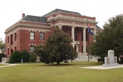 Clarendon County Veterans Memorial at the courthouse. Click for full size. Clarendon County Veterans Memorial at the courthouse image. Click for full size.