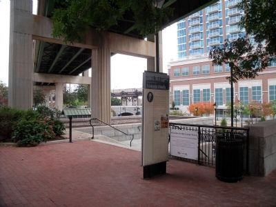 Virginia Avenue entrance to the Canal Walk. Click for full size. Virginia Avenue entrance to the Canal Walk image. Click for full size.