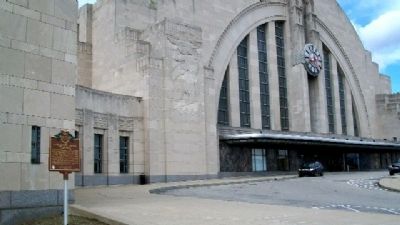 Cincinnati Union Terminal and Marker image. Click for full size.