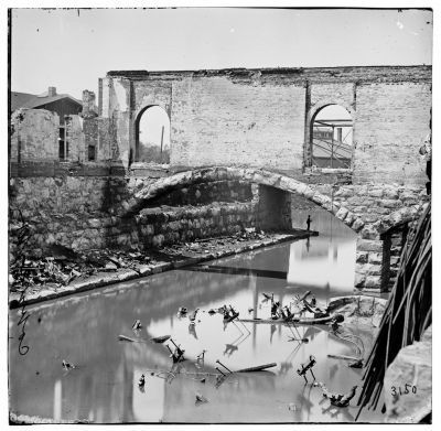 Richmond, Virginia. Ruins along the canal. image. Click for full size.
