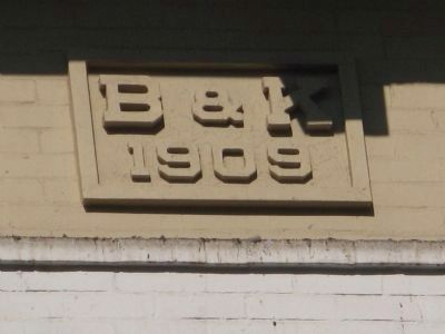 B & M Building image. Click for full size.