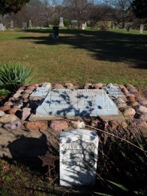 Gravesite of James & Lydia Duff image. Click for full size.