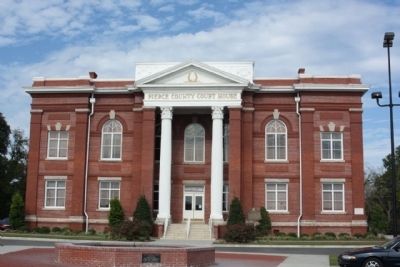 Pierce County Marker and Courthouse. Click for full size. Pierce County Marker and Courthouse image. Click for full size.
