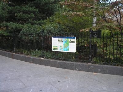 Marker on the Nieuw Amsterdam Trail. Click for full size. Marker on the Nieuw Amsterdam Trail image. Click for full size.