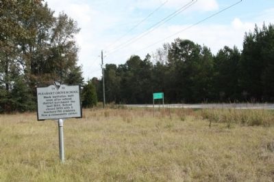 Pleasent Grove School Marker, seen along southbound US 301 image. Click for full size.