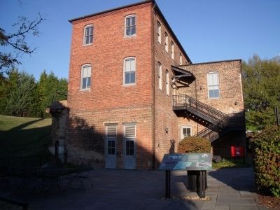 Tredegar Office Building image. Click for full size.