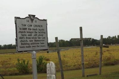 Taw Caw Marker, US 301 in distant background. Click for full size. Taw Caw Marker, US 301 in distant background image. Click for full size.