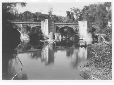 9 Mile Creek Aqueduct - 1974 image. Click for full size.