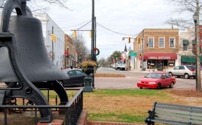 "Big Bob"<br>Looking North Along Court Square image. Click for full size.