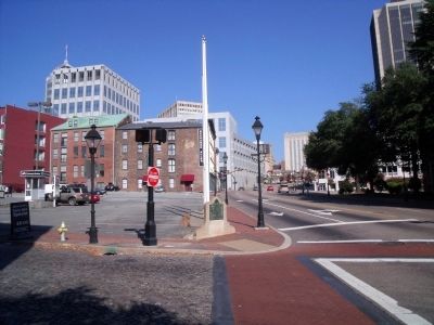 DAR Marker at E Cary St & S 14th St (original location). Click for full size. DAR Marker at E Cary St & S 14th St (original location) image. Click for full size.