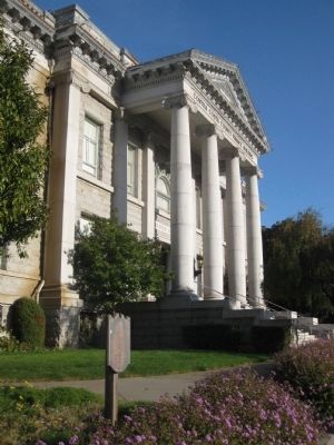 Wide Shot of Contra Costa County Courthouse Marker and Courthoue Entrance. Click for full size. Wide Shot of Contra Costa County Courthouse Marker and Courthoue Entrance image. Click for full size.