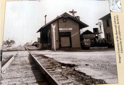 Close-Up of Photo on Marker. Click for full size. Close-Up of Photo on Marker image. Click for full size.
