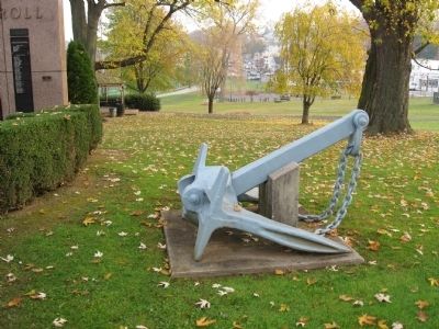 Ship's Anchor next to the Monument image. Click for full size.