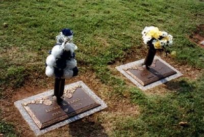Lester Flatt Grave. Click for full size. Lester Flatt Grave image. Click for full size.