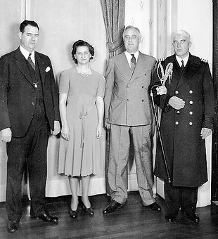Olin D. and Mrs. Johnston with<br>President Franklin D. Roosevelt<br>and a Naval Aide image. Click for full size.