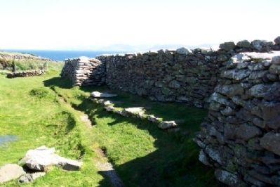 Dunbeg Promontory Fort North Wall image. Click for full size.