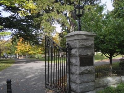 Entrance to Ballard Park image. Click for full size.