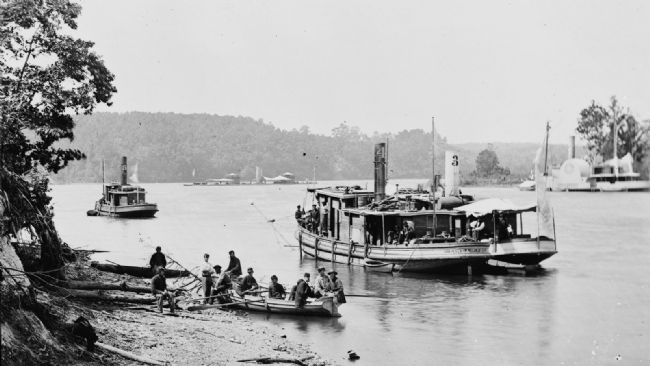 Transport Linda of Philadelphia and a monitor on the James River. image. Click for full size.